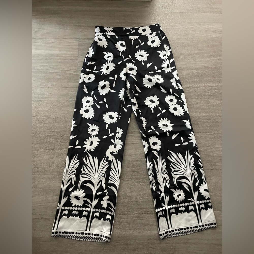 NWT Rachel Zoe Floral Black and White satin wide leg Pants S